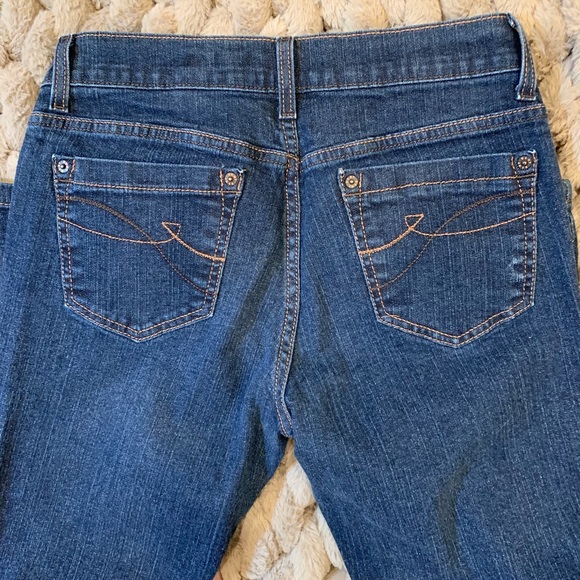DKNY AVENUE B Jeans 🌸Size 8R - Picture 3 of 3